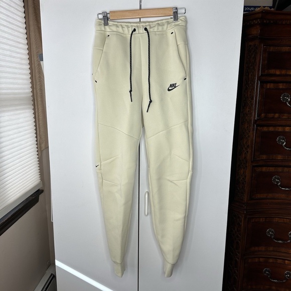 Nike Tech Men's Fleece Joggers Sweatpants Light Khaki/Black HV0959-234 Sz XS NEW - Picture 1 of 4